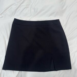 SNDYS. Black Mini Skirt